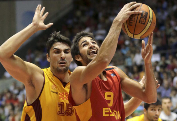 El jugador de la selecci�n Ricky Rubio, durante el partido de preparaci�n ante Macedonia. EFE